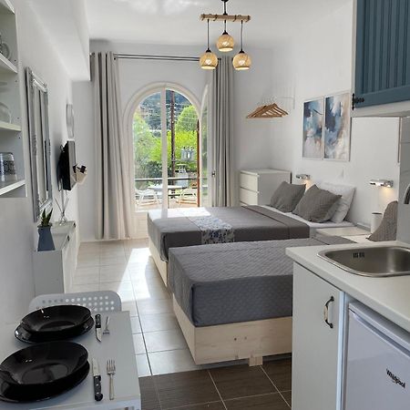 Navy Apartment With Mountain View &Private Parking Vátos 外观 照片