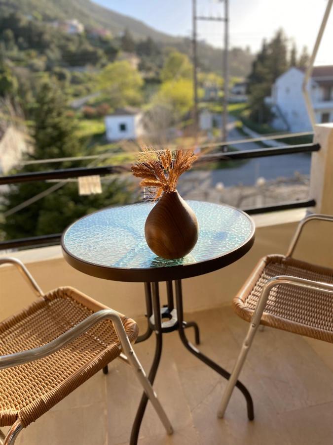 Navy Apartment With Mountain View &Private Parking Vátos 外观 照片