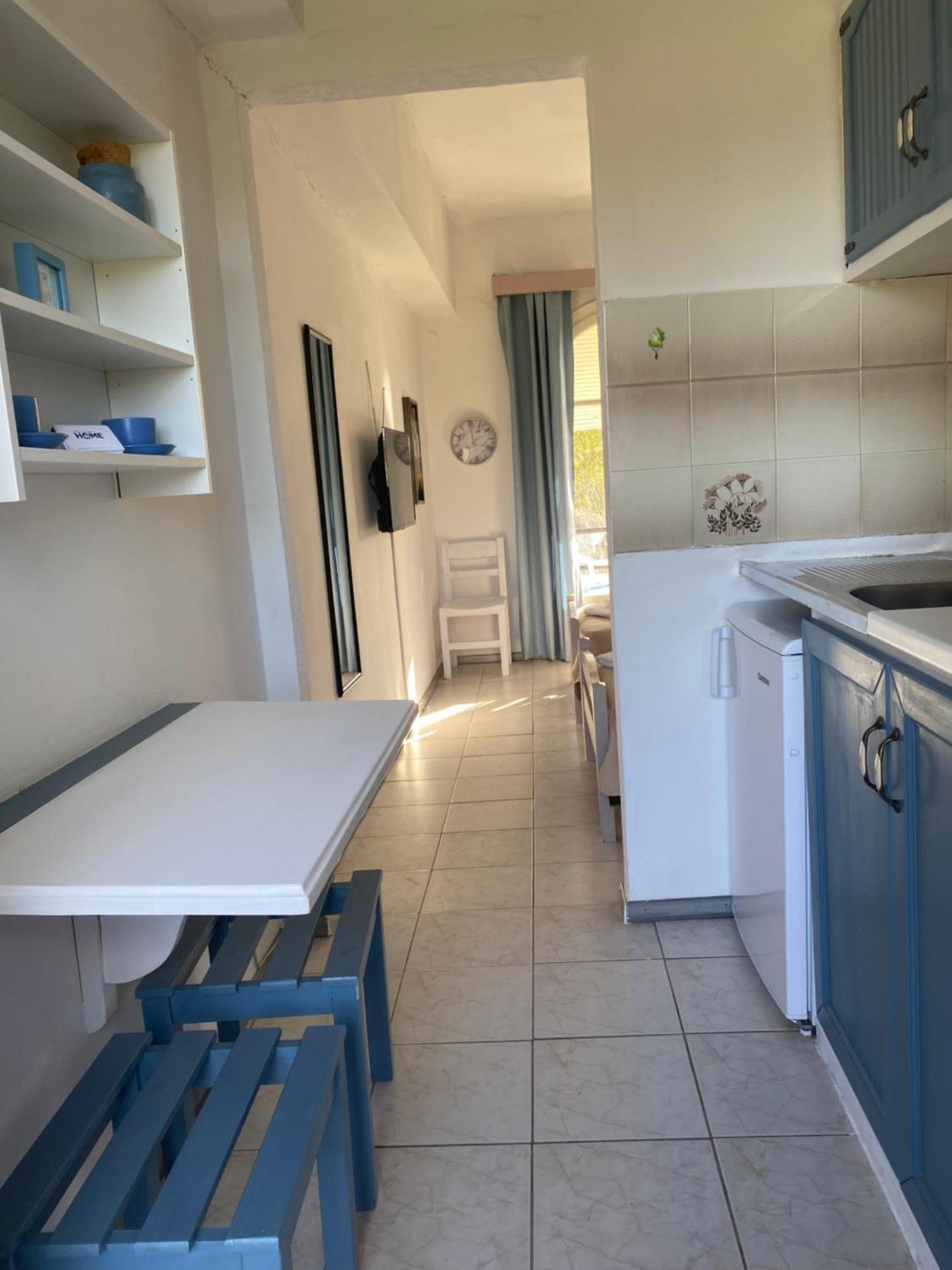 Navy Apartment With Mountain View &Private Parking Vátos 外观 照片