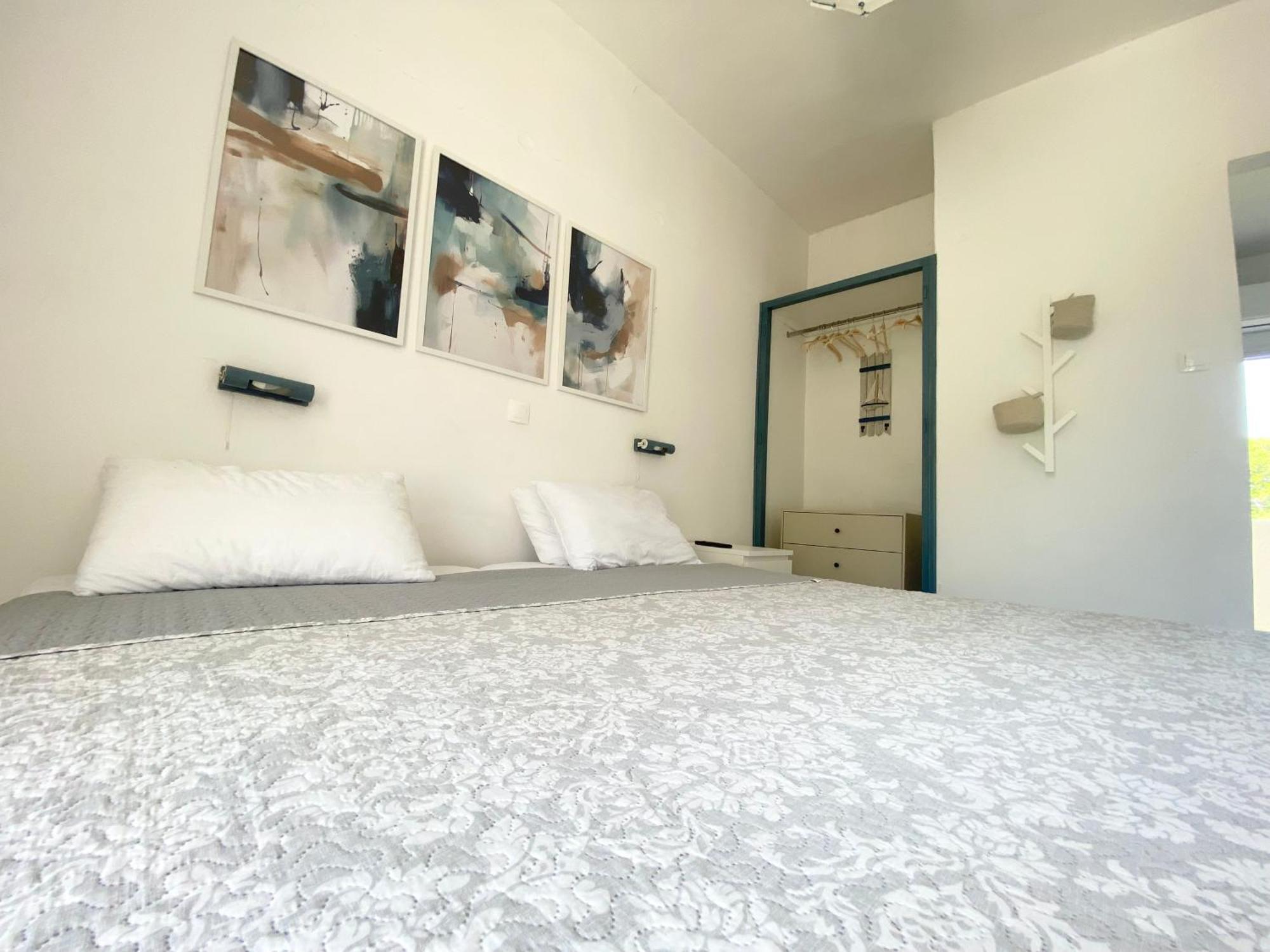 Navy Apartment With Mountain View &Private Parking Vátos 外观 照片