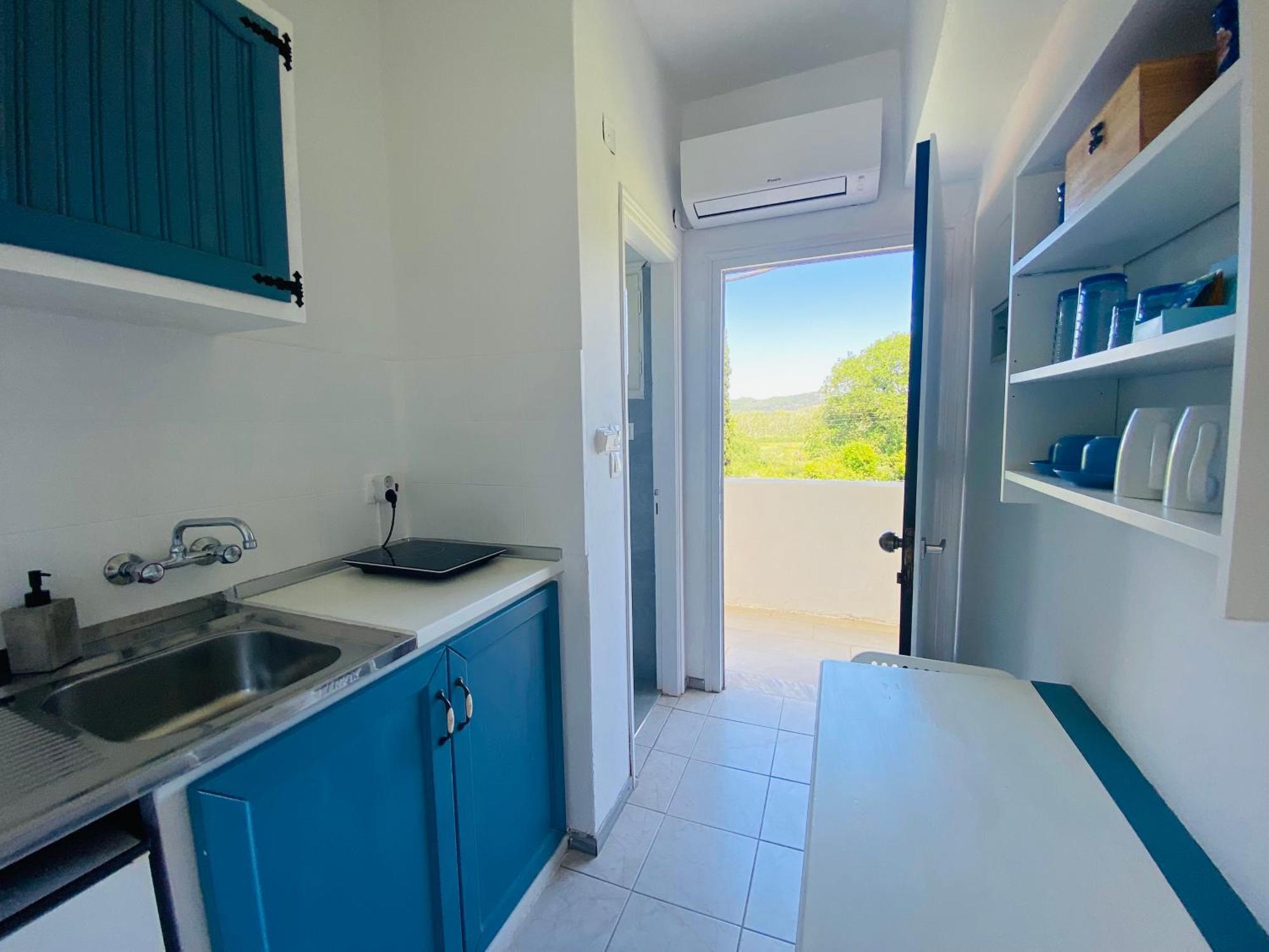 Navy Apartment With Mountain View &Private Parking Vátos 外观 照片