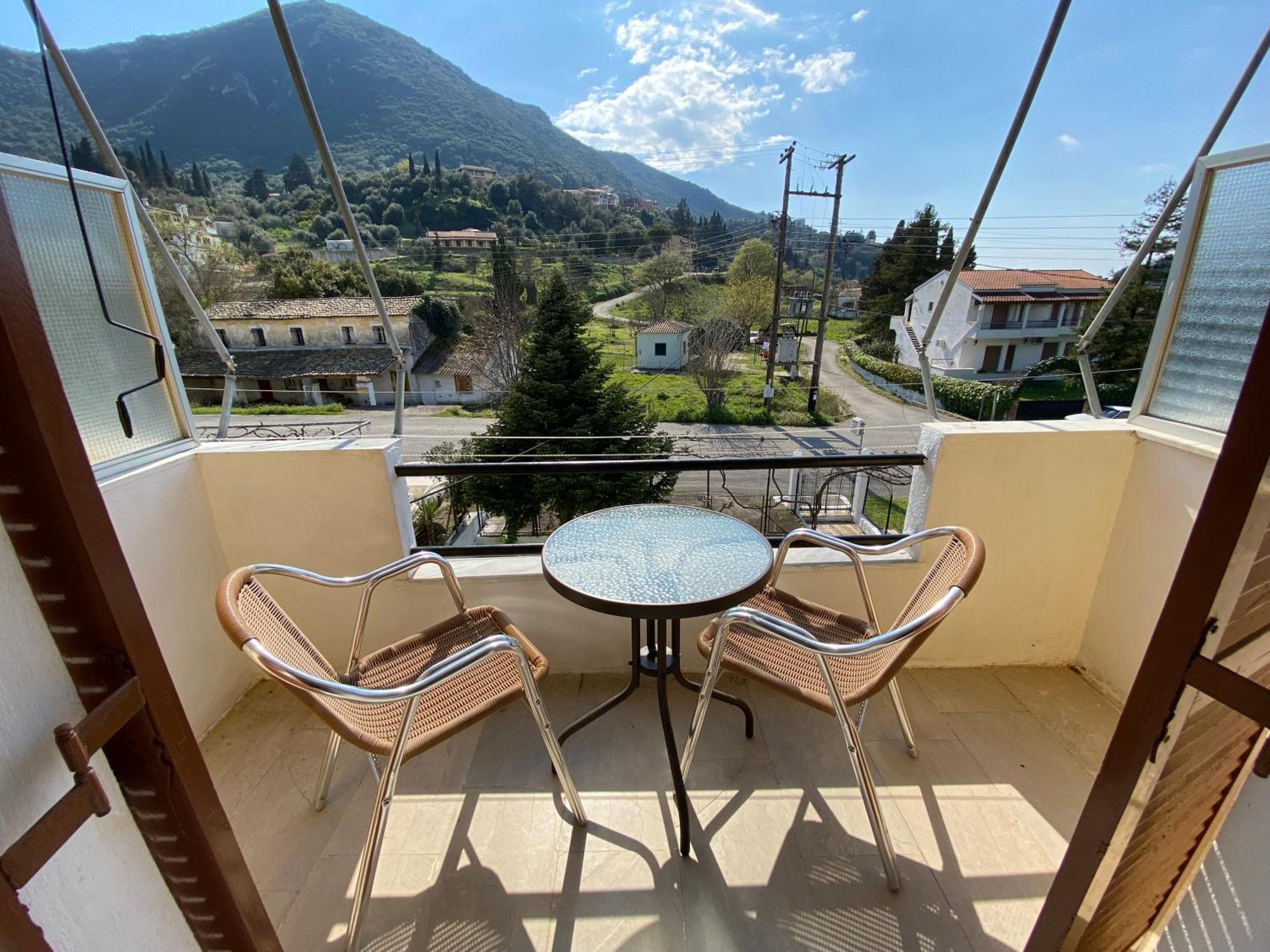Navy Apartment With Mountain View &Private Parking Vátos 外观 照片