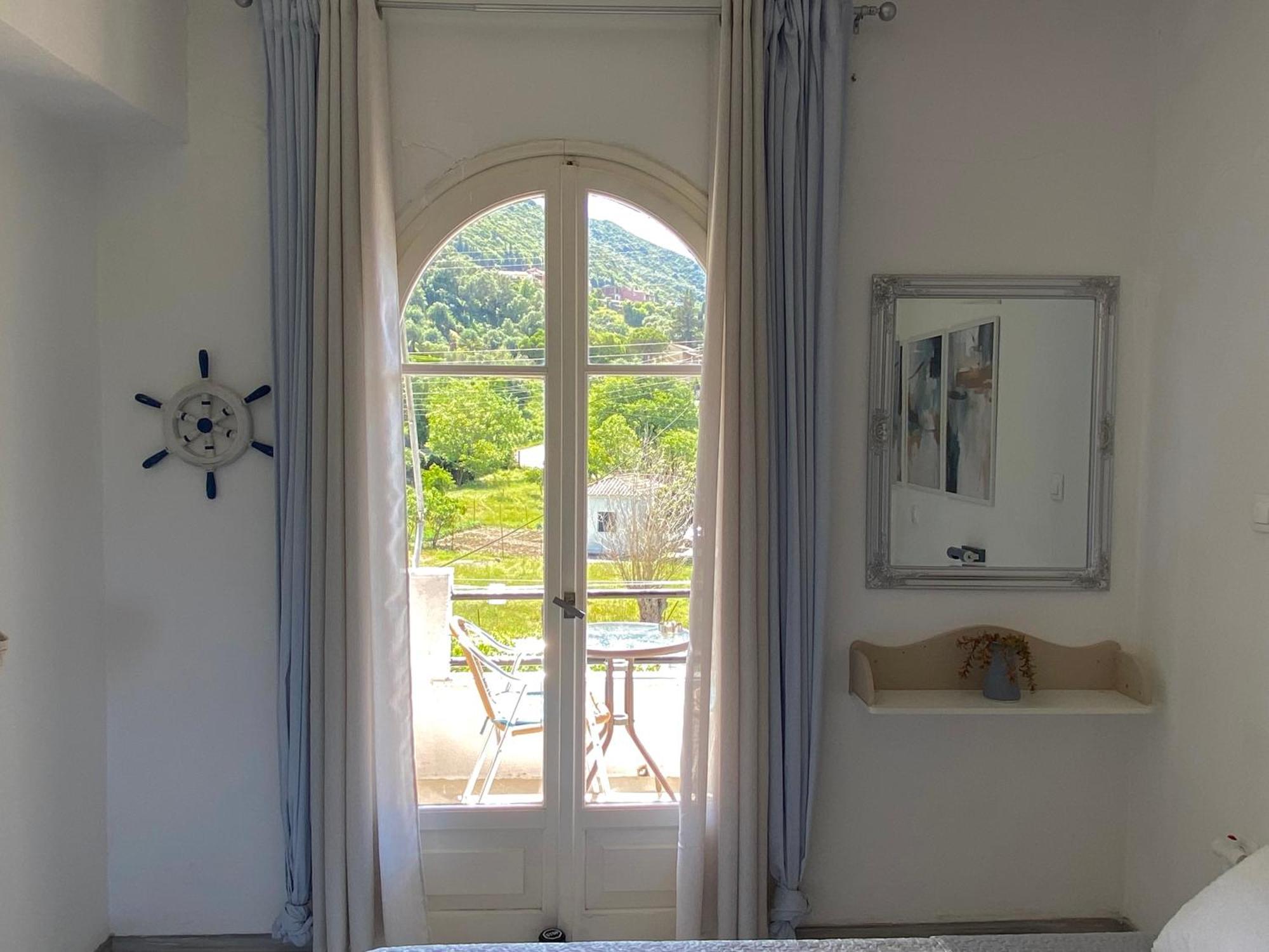 Navy Apartment With Mountain View &Private Parking Vátos 外观 照片