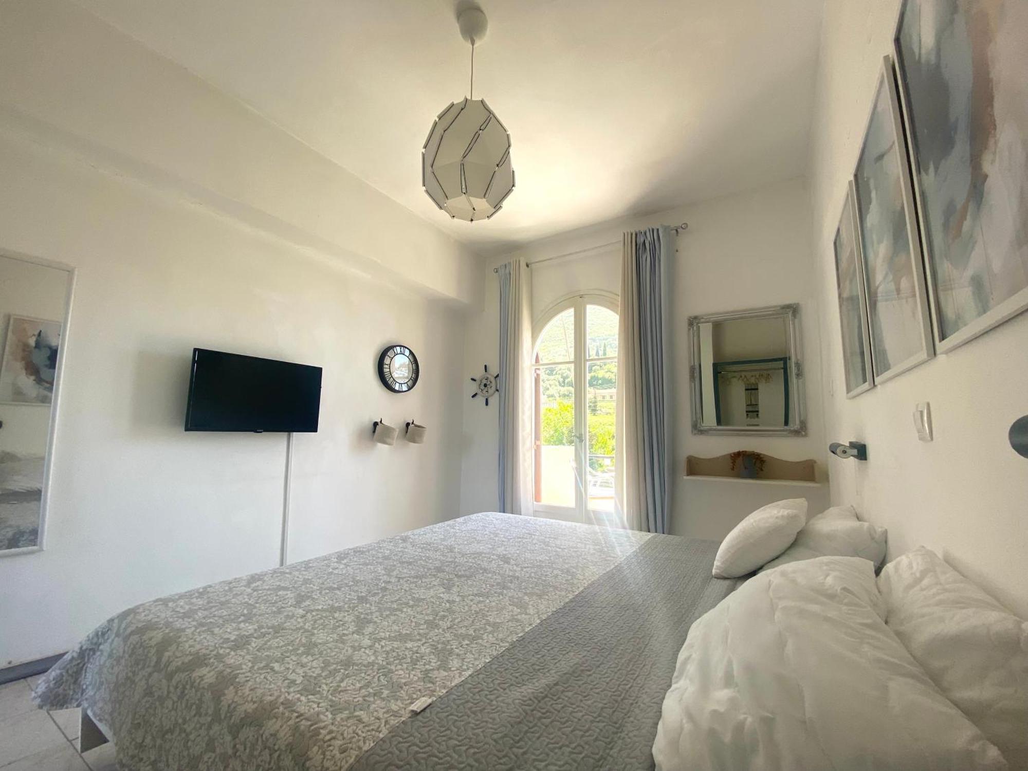 Navy Apartment With Mountain View &Private Parking Vátos 外观 照片