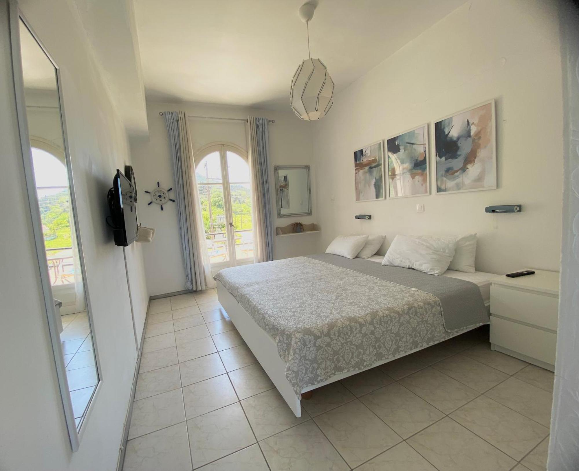Navy Apartment With Mountain View &Private Parking Vátos 外观 照片