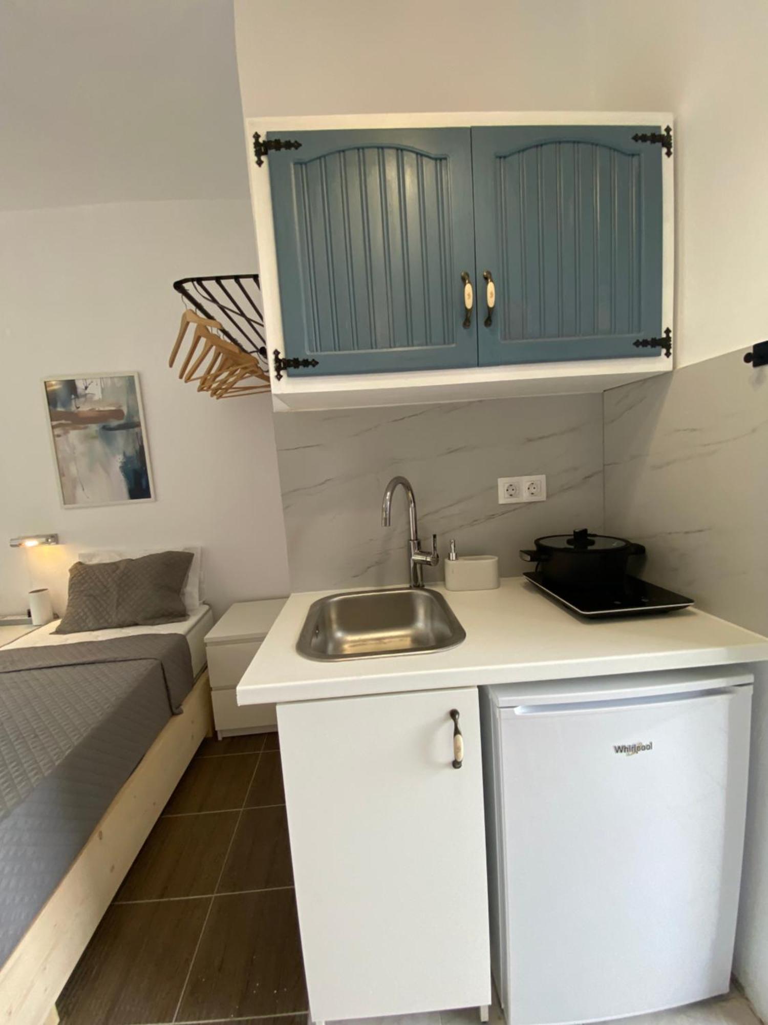 Navy Apartment With Mountain View &Private Parking Vátos 外观 照片